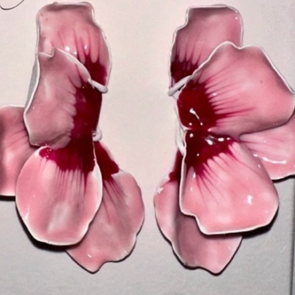 ZARA Earrings Enameled Petal Fan in Pink New 💕✨✨✨✨ - Picture 2 of 8